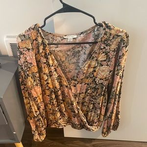 Only worn once American Eagle Floral Top